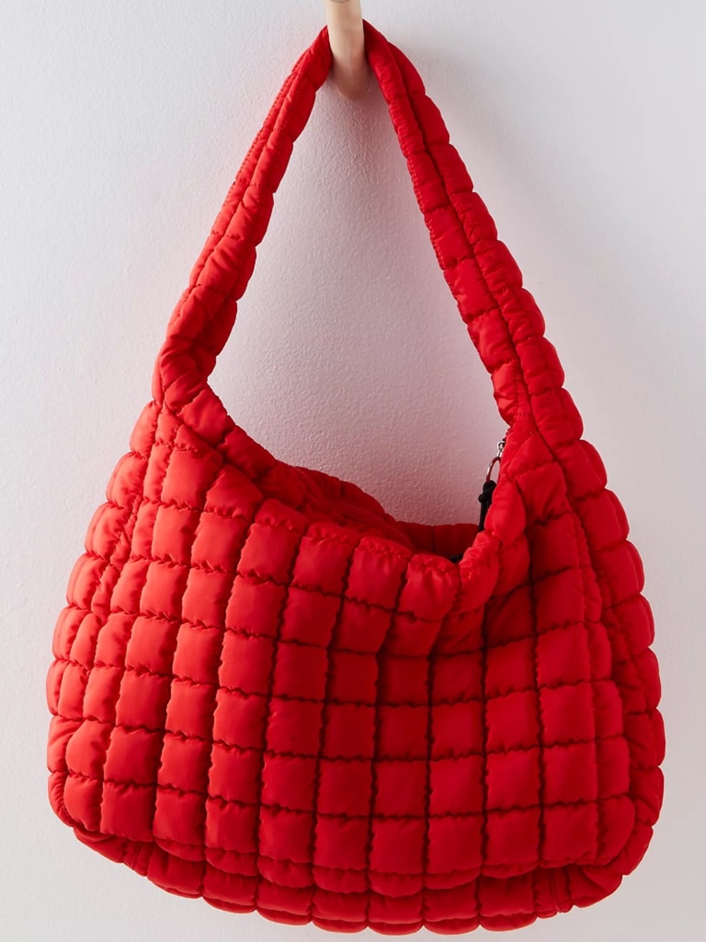 NWT Authentic FP Movement Quilted Carryall Bag - Chef's Kiss Red - Picture 1 of 13